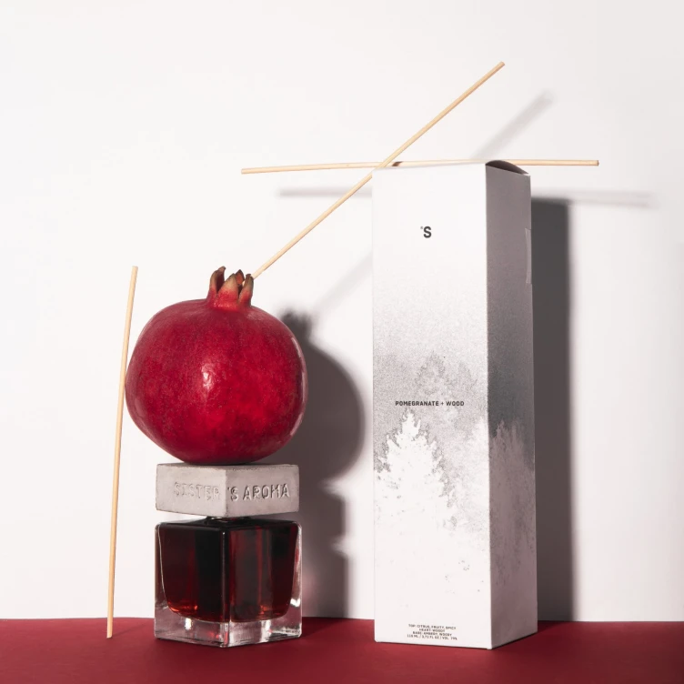 Home fragrance POMEGRANATE + WOOD